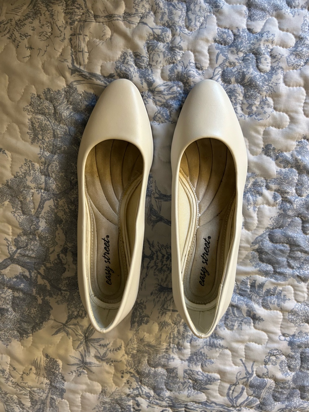 easy street Cream Pointed-Toe Ballet Flats